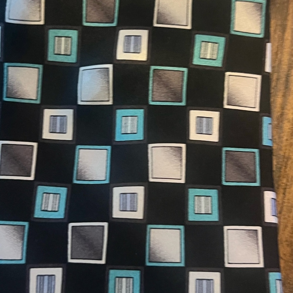 Geometric Patterned Tie - Picture 2 of 4